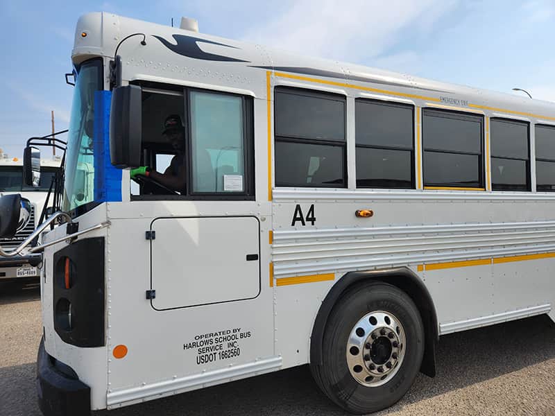 Auto-glass-commercial-fleet-bus